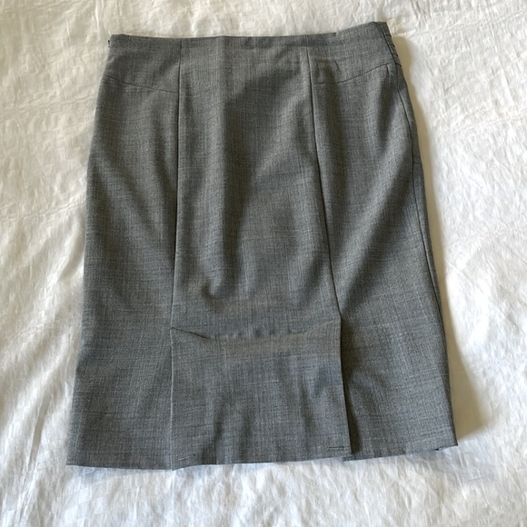 Le Chateau Women’s Size 3/4 Pencil/Midi Skirt - Picture 5 of 5